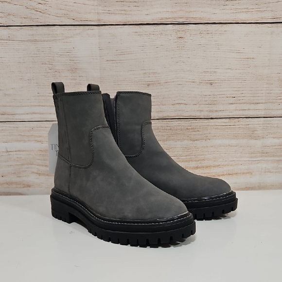 Time and Tru Shoes - NWT Time And True Gray Lug Chelsea Boots 7